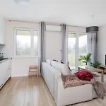 Moja Retkinia Superior By Bookinghost Apartment